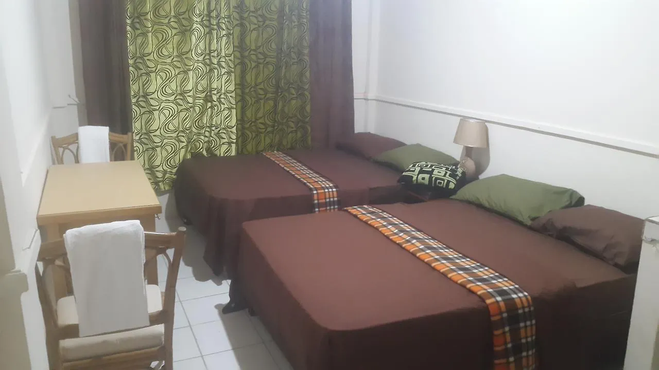 Couette-café Tunapuna Bnb Guest House